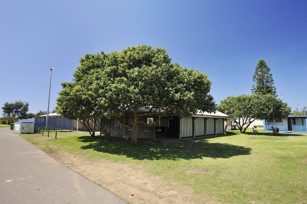 Nrma Stockton Beach Holiday Park Hotel Exterior photo