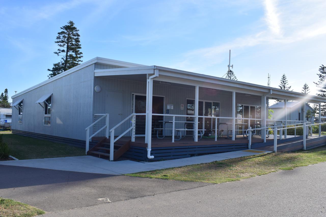 Nrma Stockton Beach Holiday Park Hotel Exterior photo